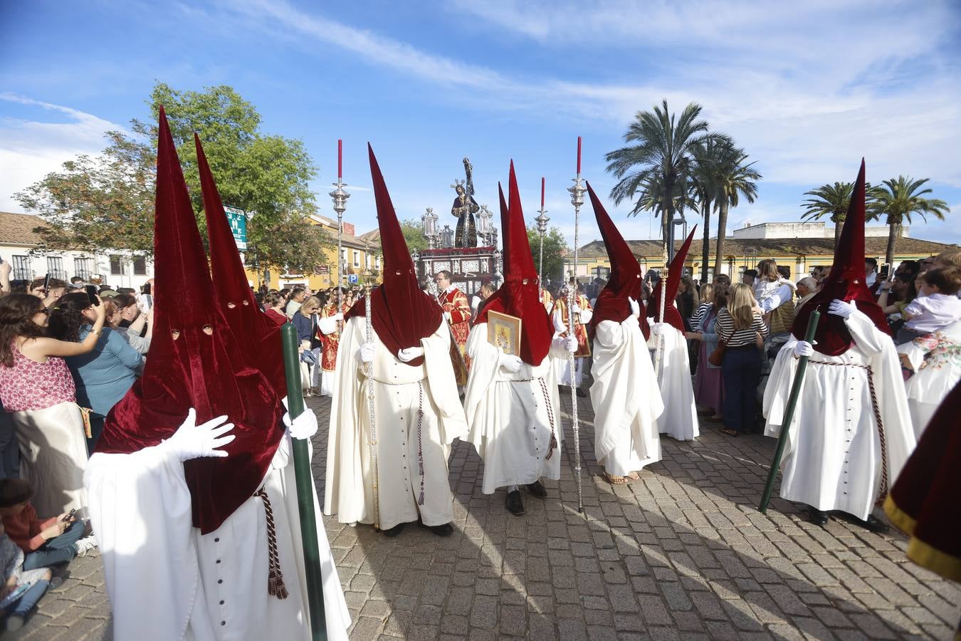 La clásica estación de penitencia de Vera-Cruz, en imágenes
