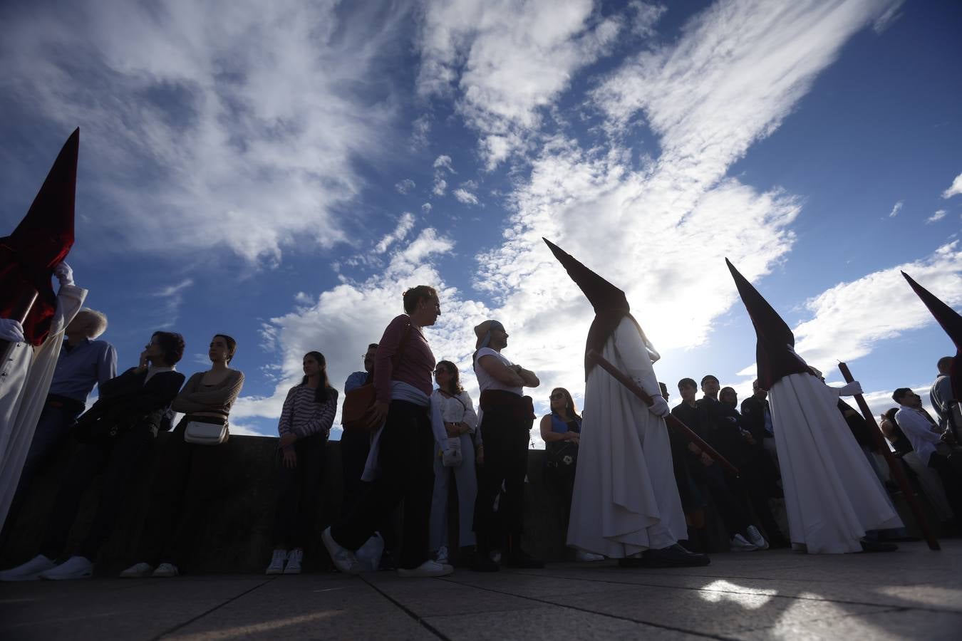 La clásica estación de penitencia de Vera-Cruz, en imágenes