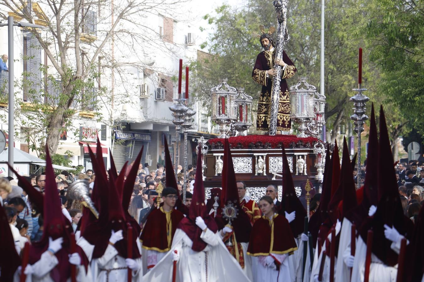 La clásica estación de penitencia de Vera-Cruz, en imágenes