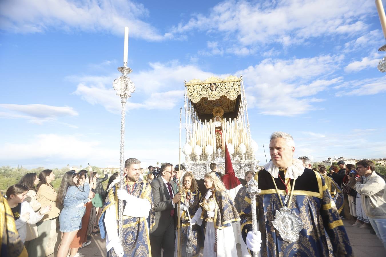 La clásica estación de penitencia de Vera-Cruz, en imágenes