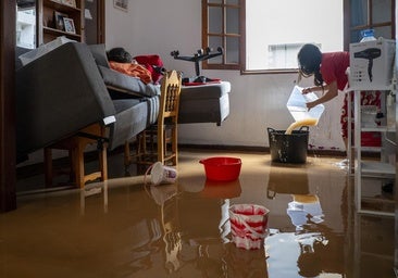 Lanzarote amanece enterrada en barro tras el impacto de las lluvias torrenciales