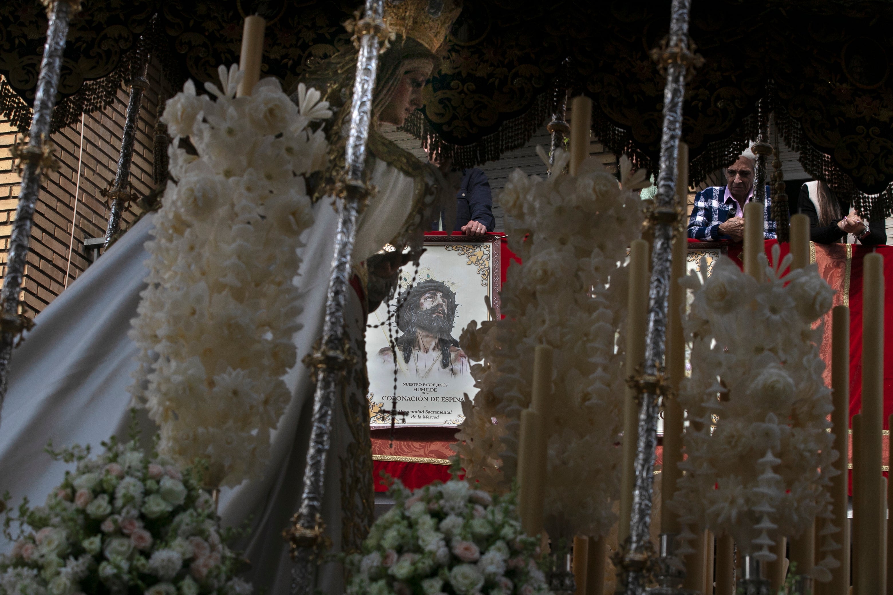 El ímpetu de la Merced transita por el Lunes Santo de Córdoba, en imágenes