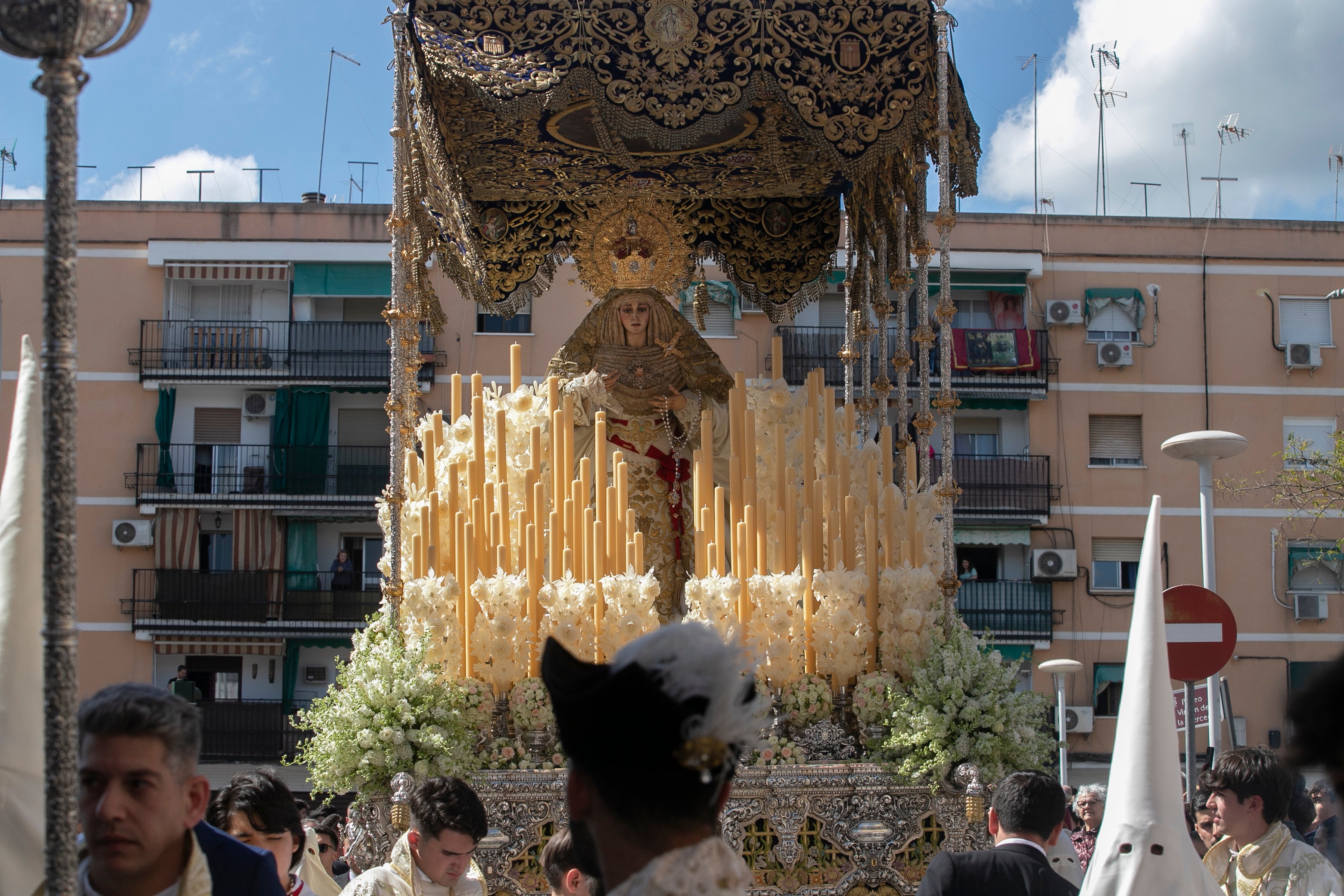 El ímpetu de la Merced transita por el Lunes Santo de Córdoba, en imágenes