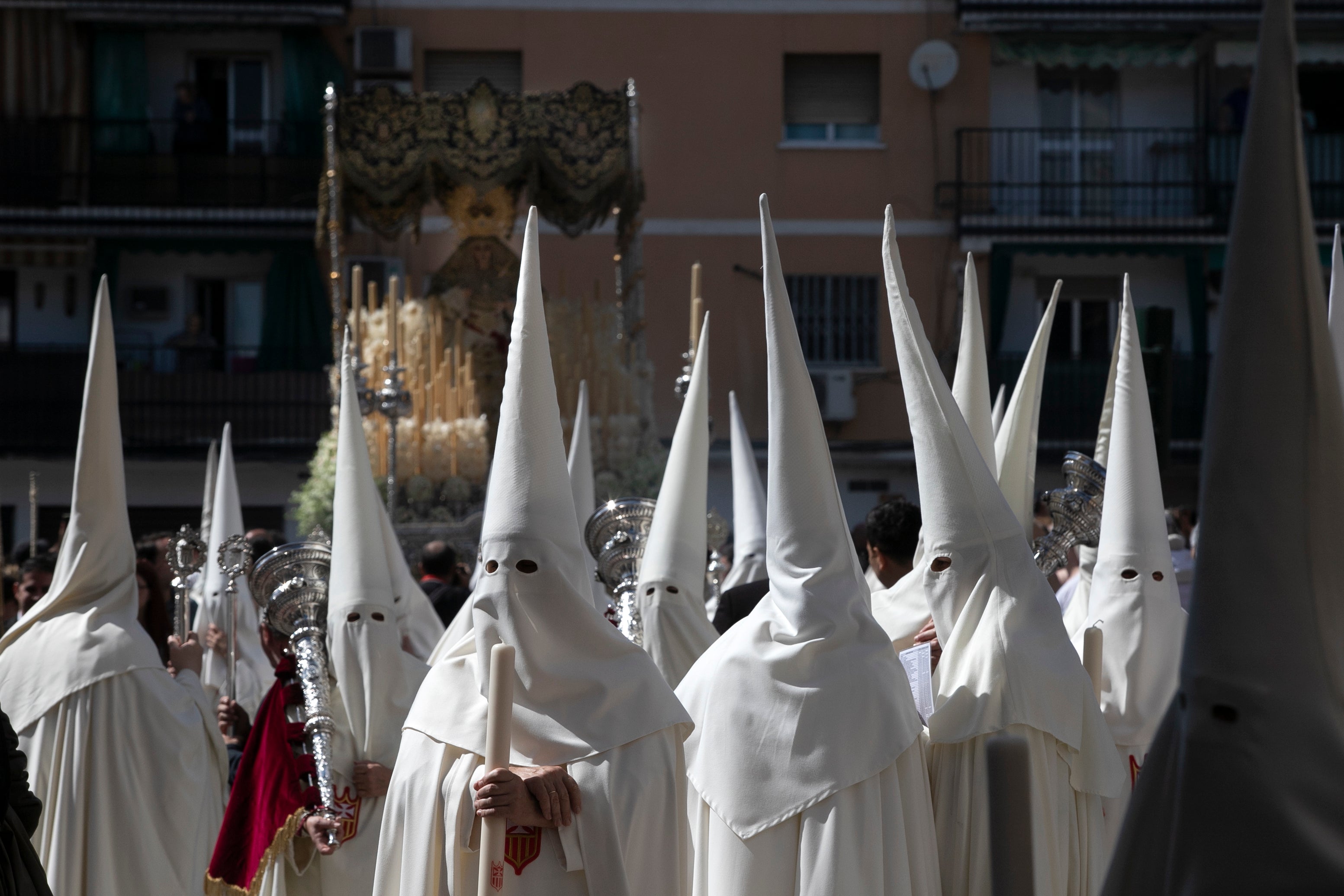 El ímpetu de la Merced transita por el Lunes Santo de Córdoba, en imágenes