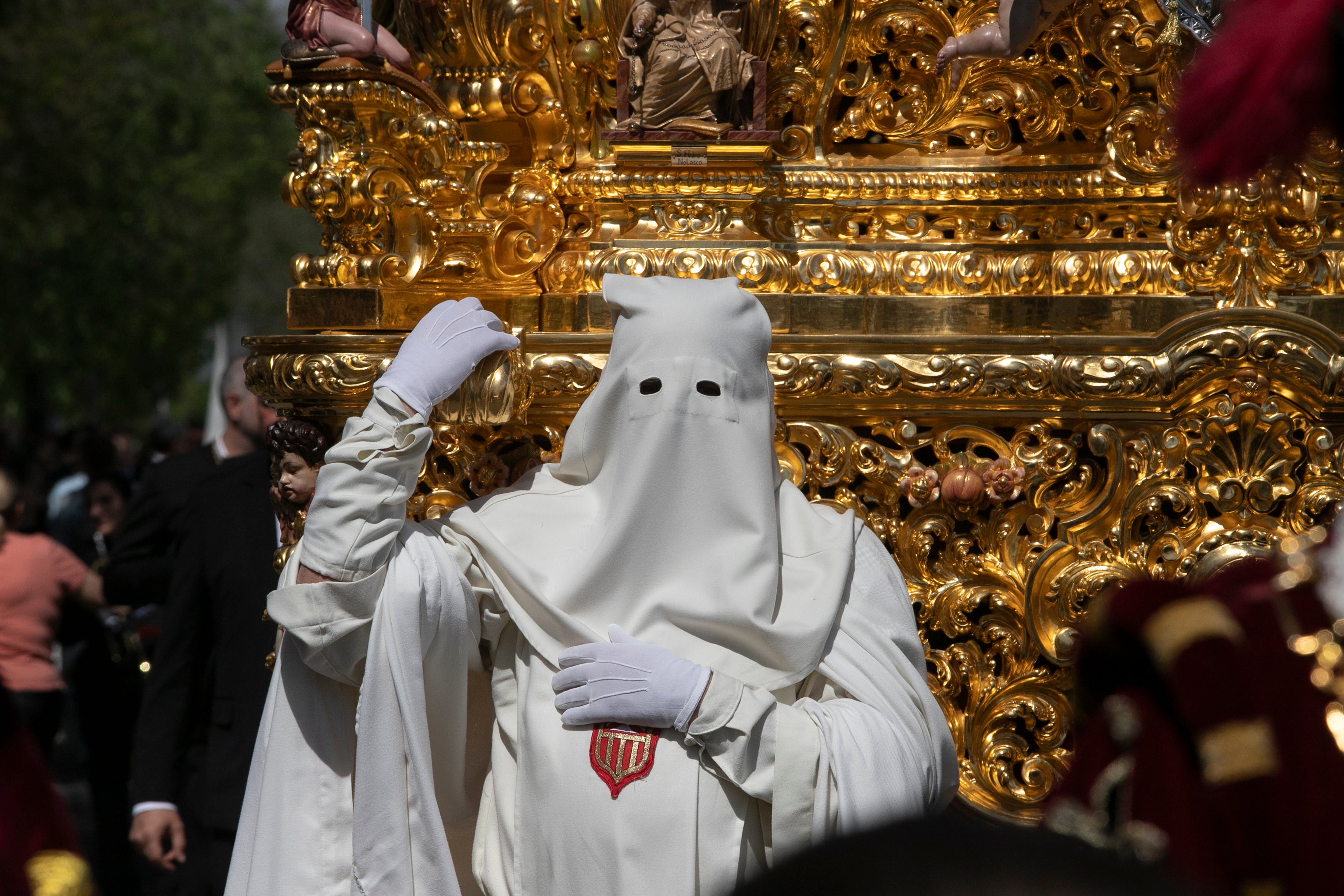 El ímpetu de la Merced transita por el Lunes Santo de Córdoba, en imágenes