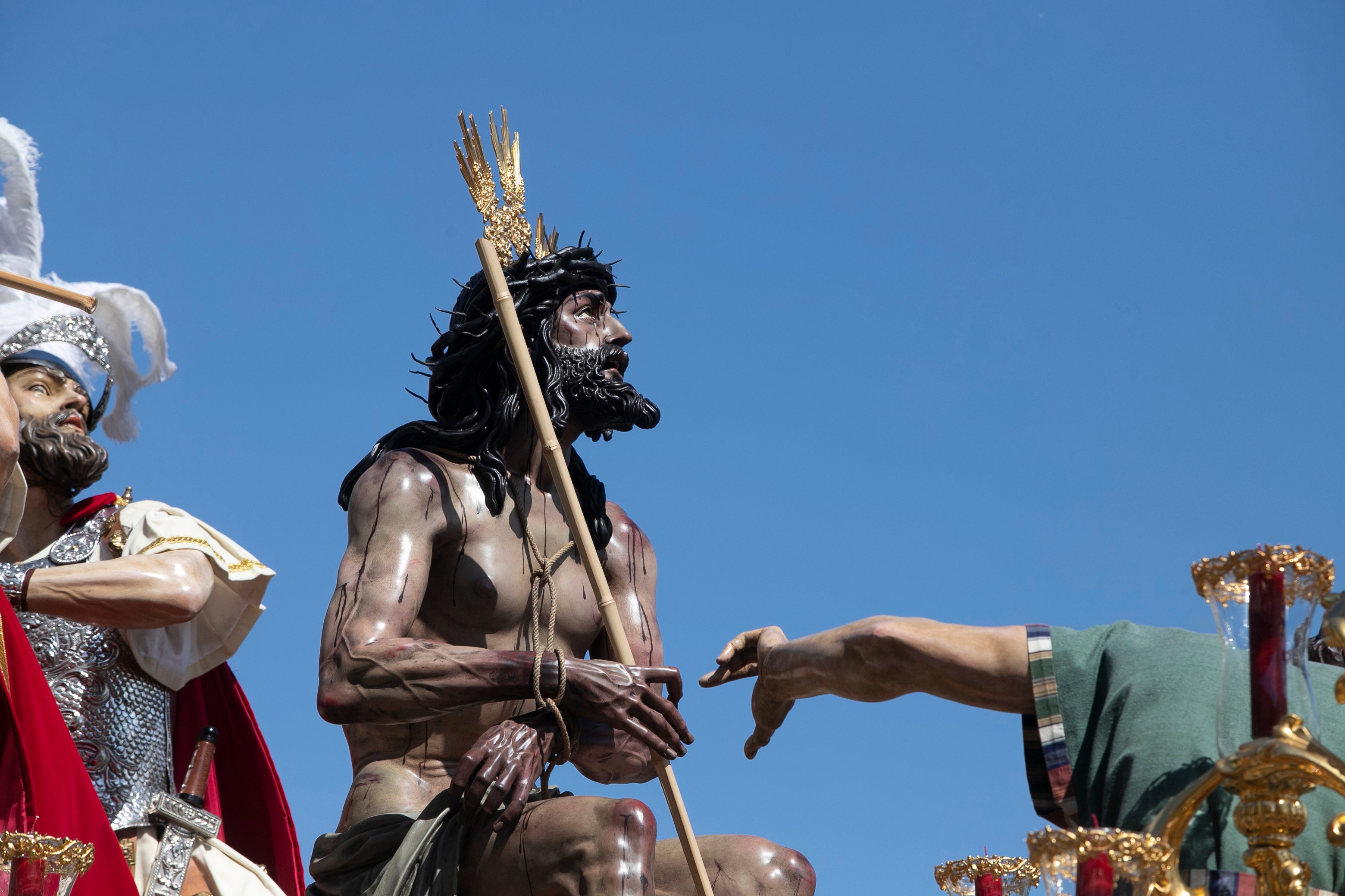 El ímpetu de la Merced transita por el Lunes Santo de Córdoba, en imágenes