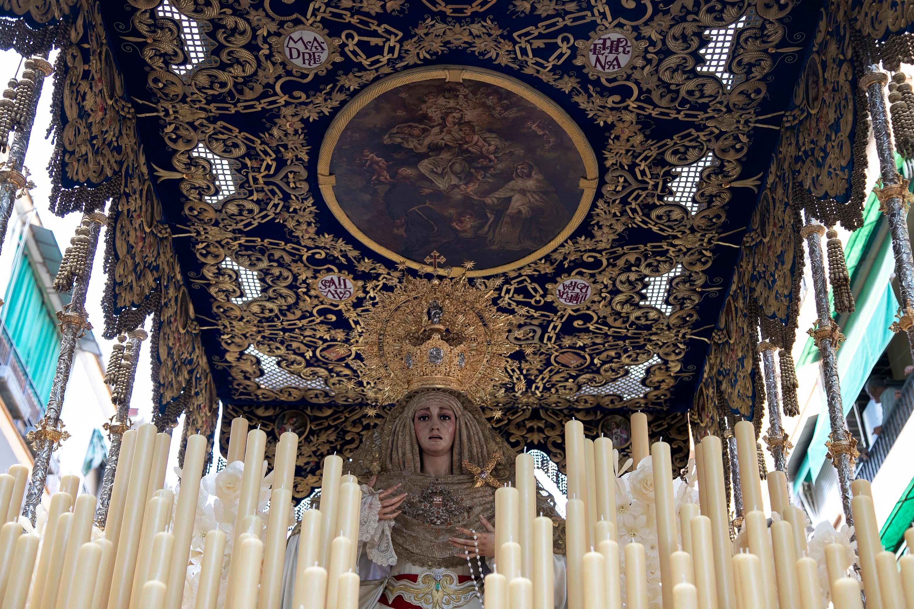 El ímpetu de la Merced transita por el Lunes Santo de Córdoba, en imágenes