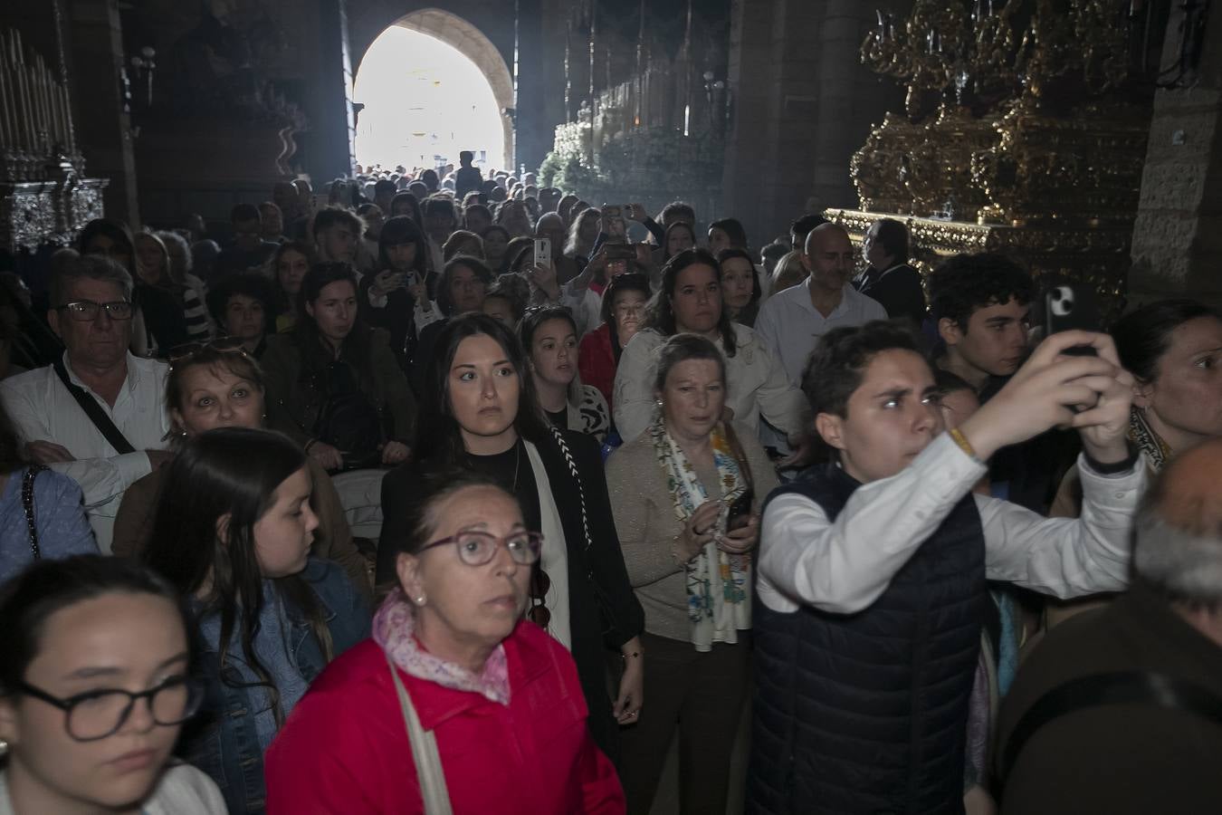 La decepción de la hermandad de Ánimas, en imágenes