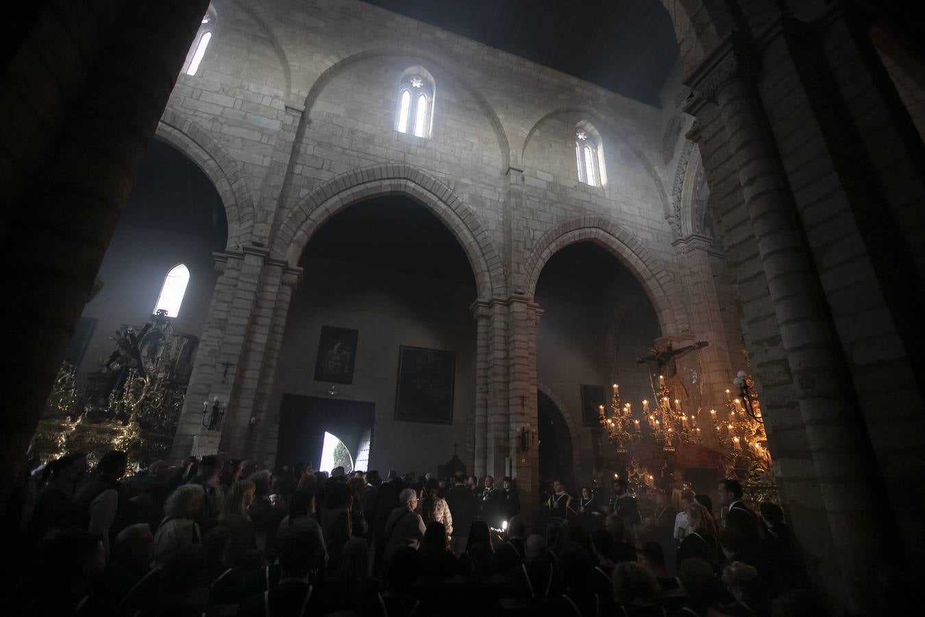 La decepción de la hermandad de Ánimas, en imágenes