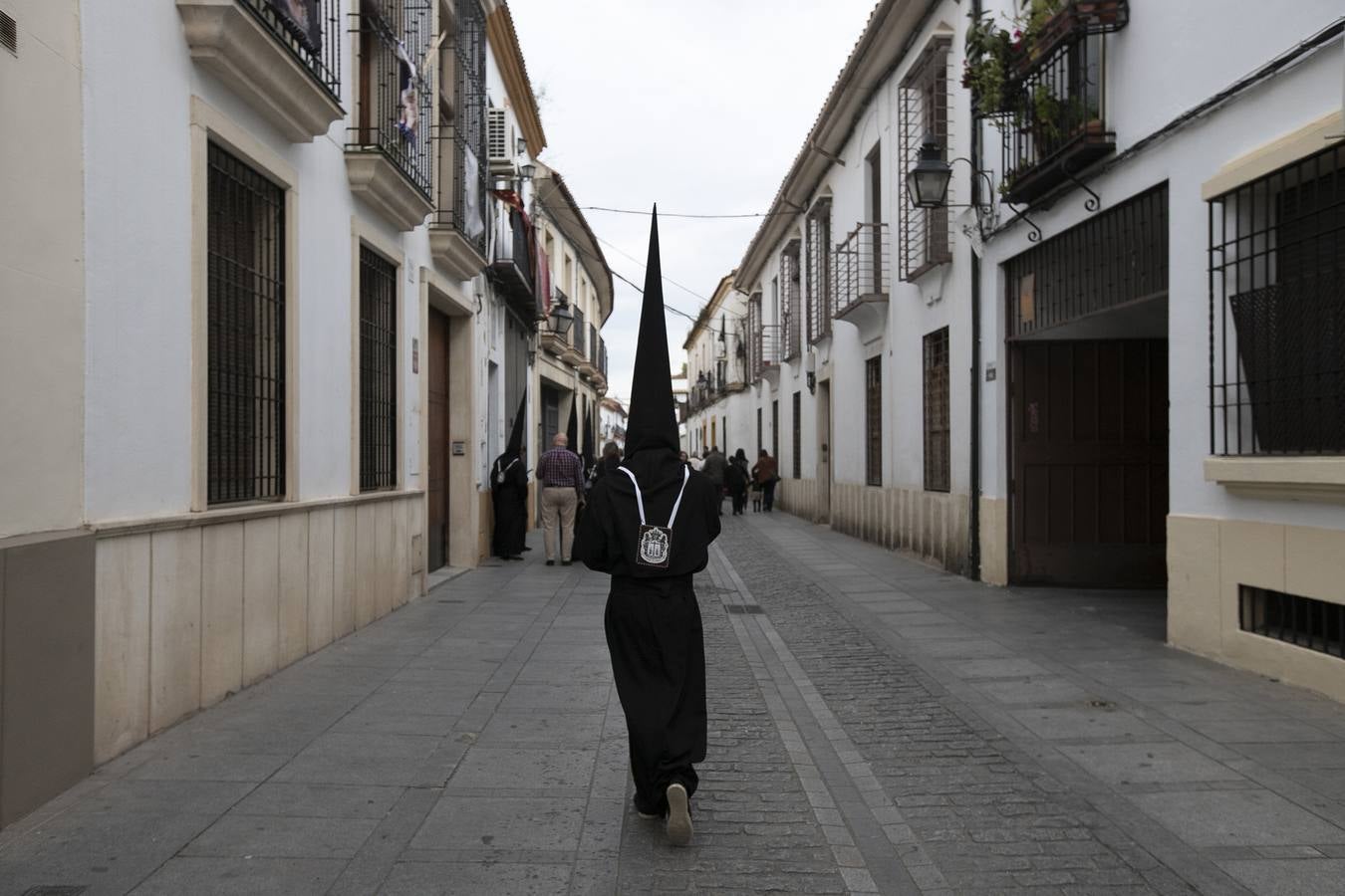 La decepción de la hermandad de Ánimas, en imágenes