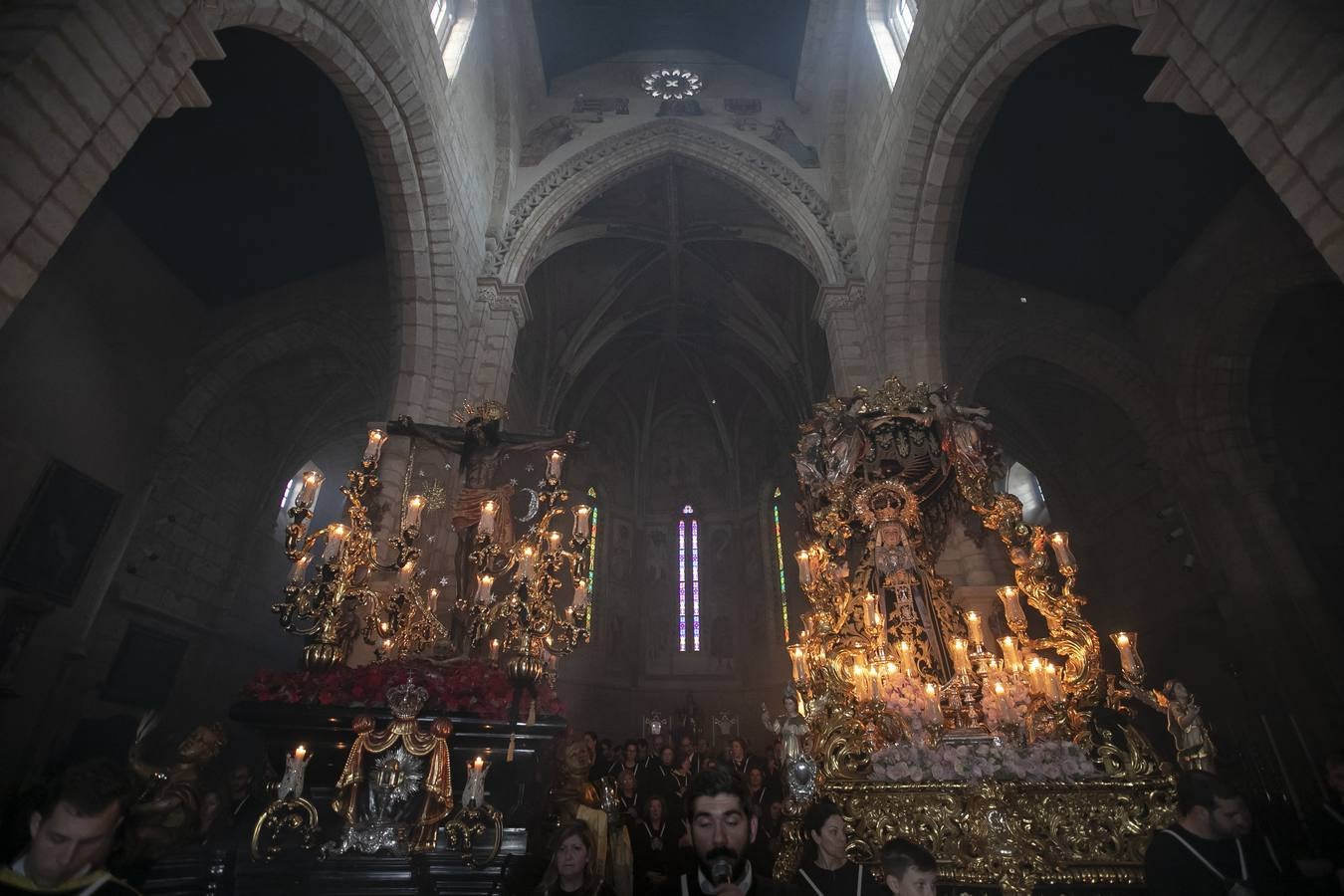 La decepción de la hermandad de Ánimas, en imágenes