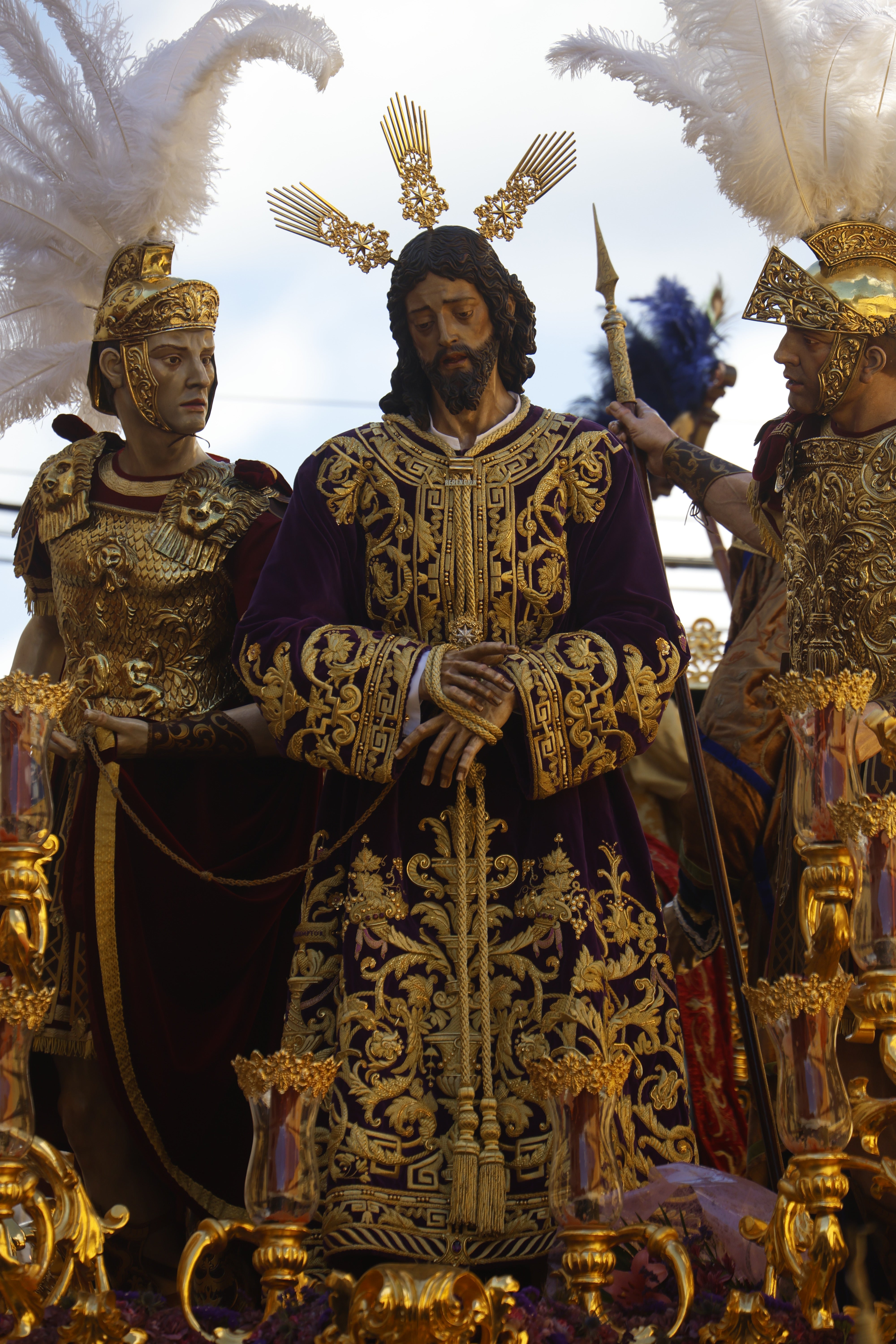 El emocionante paso de la hermandad de la Estrella por el Lunes Santo de Córdoba, en imágenes