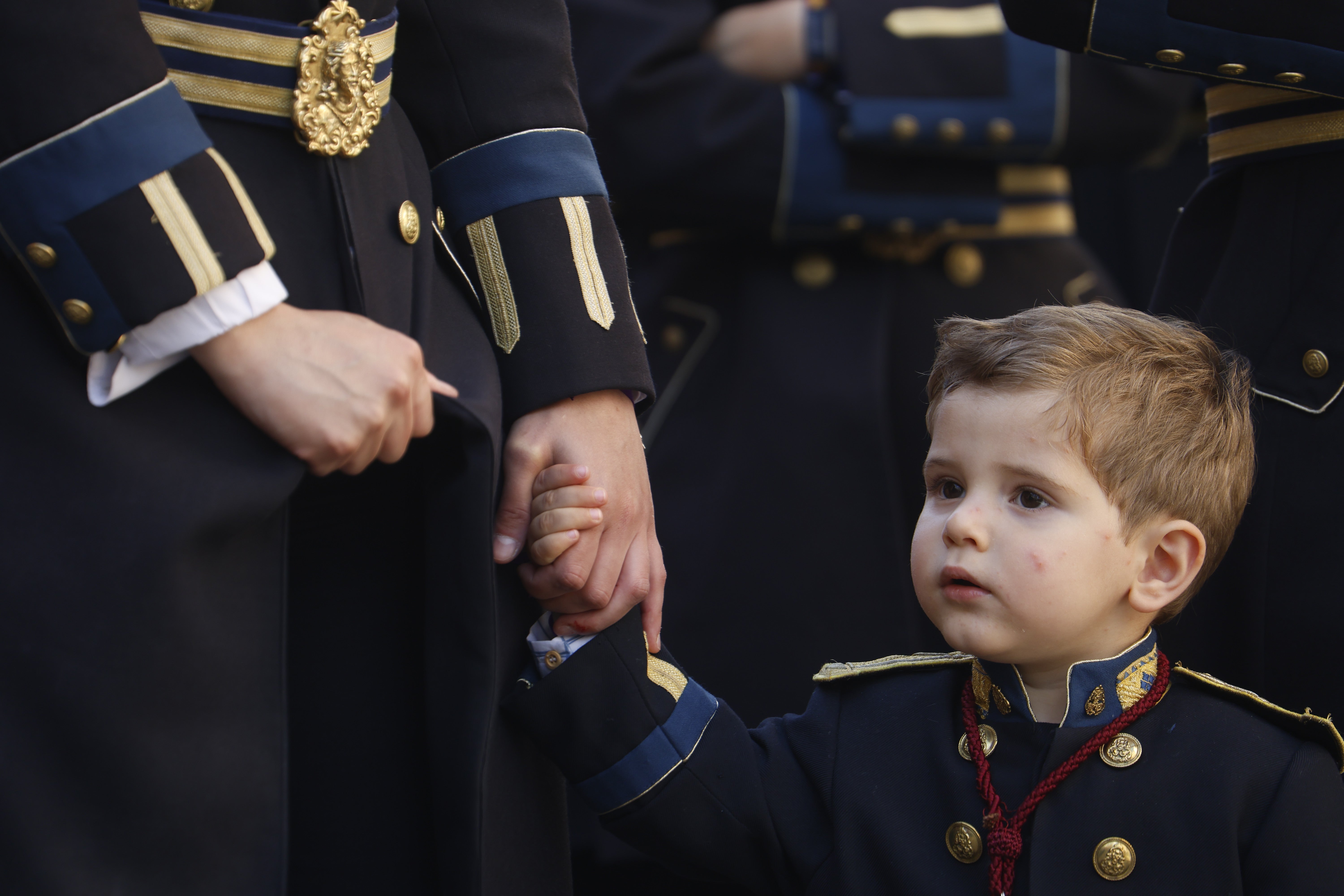 El emocionante paso de la hermandad de la Estrella por el Lunes Santo de Córdoba, en imágenes