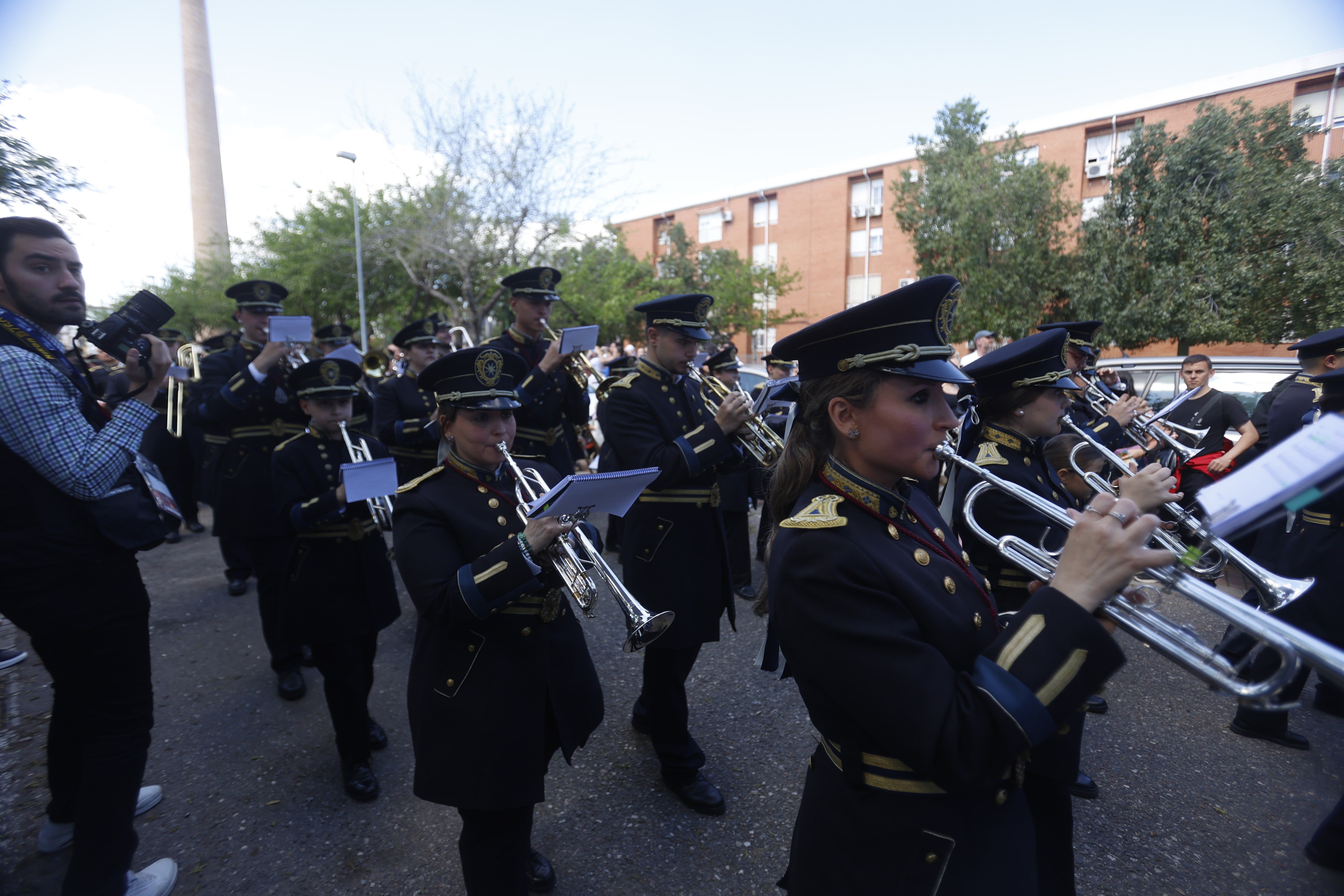 El emocionante paso de la hermandad de la Estrella por el Lunes Santo de Córdoba, en imágenes