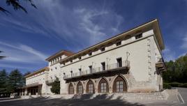 El PP de Teruel se pregunta si Ábalos usó una jornada para mejorar las infraestructuras en la provincia para darse «una fiesta en el parador»