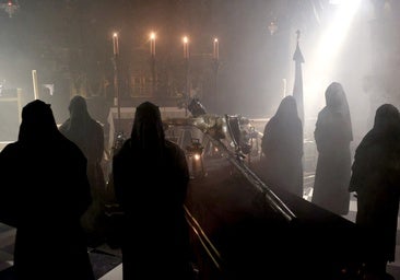 La severidad del Vía Crucis en la Trinidad, en imágenes