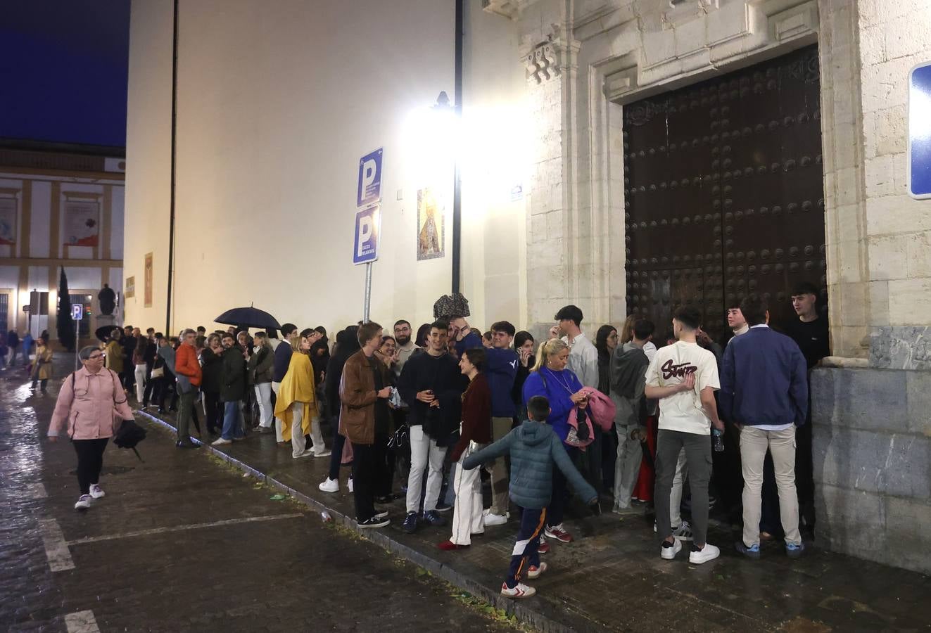 La severidad del Vía Crucis en la Trinidad, en imágenes