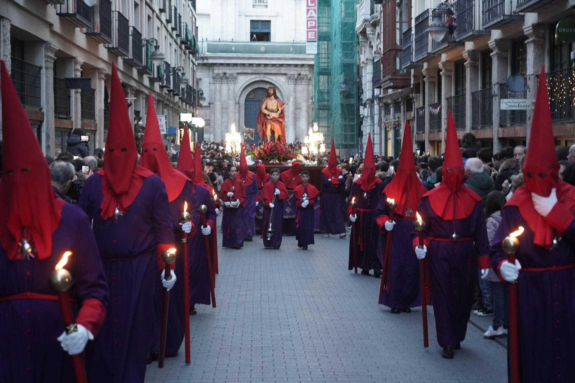 Las procesiones del Lunes Santo, en imágenes