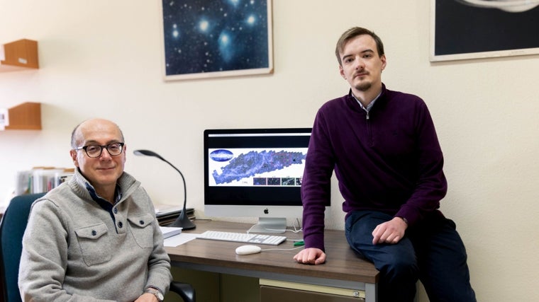 Fernando Atrio-Barandela y Diego Martín, Grupo de Gravitación y Cosmología Relativista de la Universidad de Salamanca