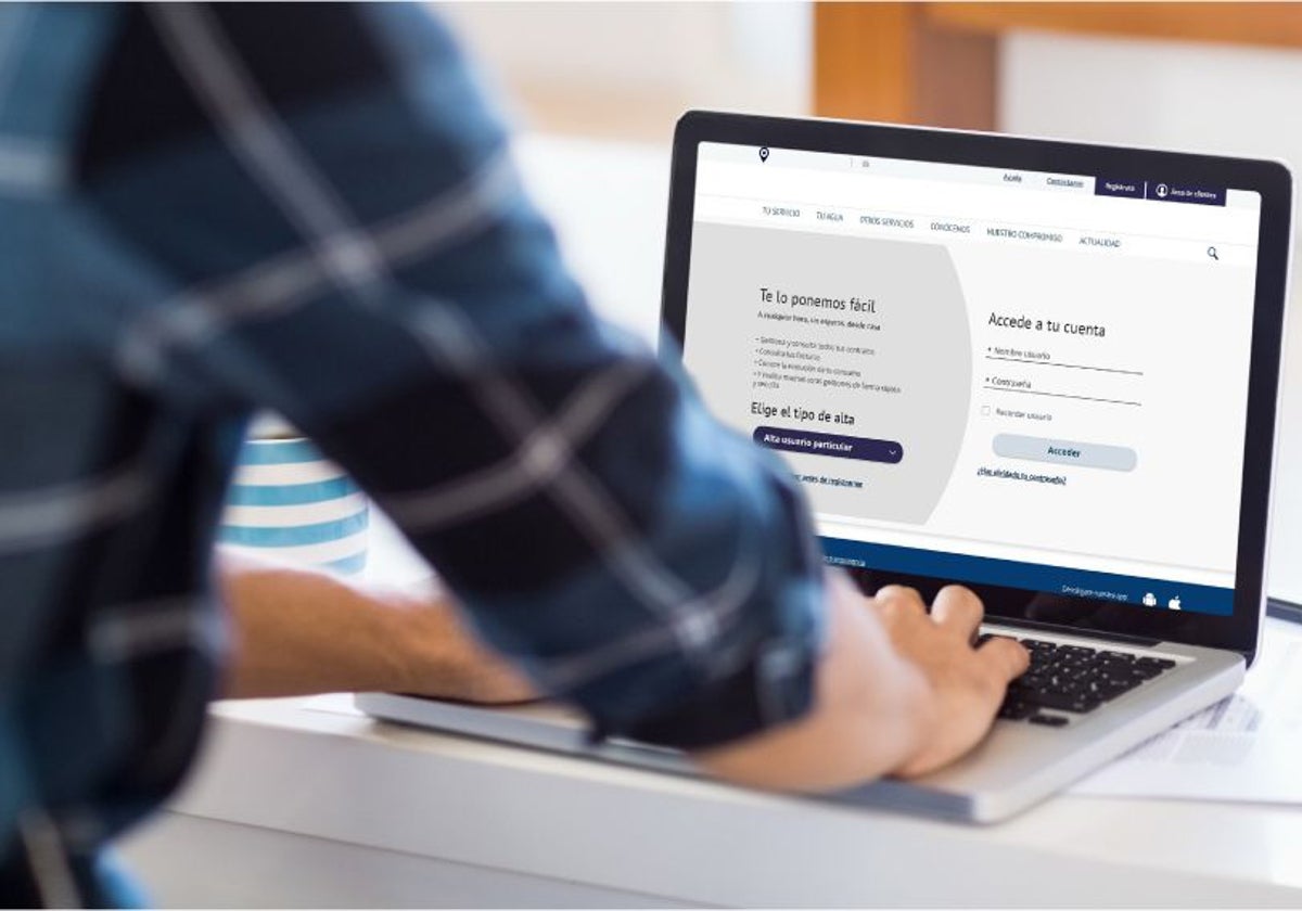 Imagen de un cliente accediendo a su cuenta de Hidraqua en la página web