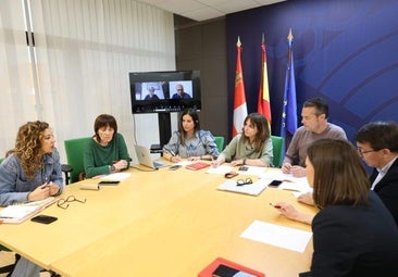 El PSCL escenifica en las Cortes su «cambio de nombres y rumbo»