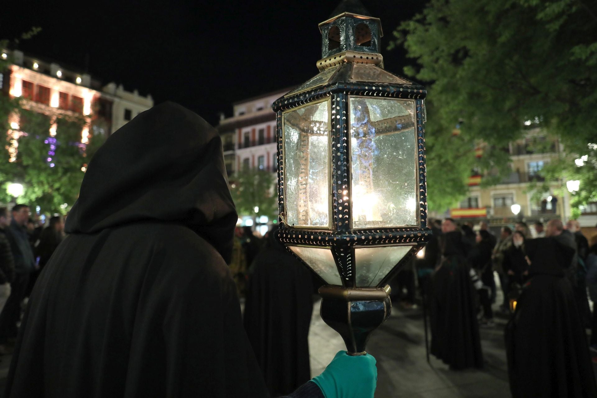 Las imágenes del Cristo de la Misericordia y Soledad de los Pobres por las calles de Toledo