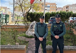 Dos guardias civiles salvan a un bebé de un año antes de morir ahogado en Valencia
