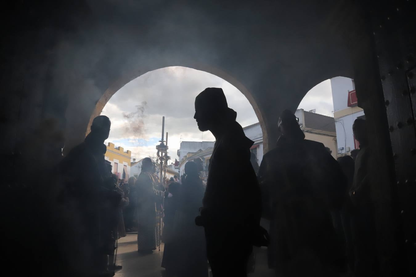 La hermandad del Calvario en el Miércoles Santo de Córdoba, en imágenes
