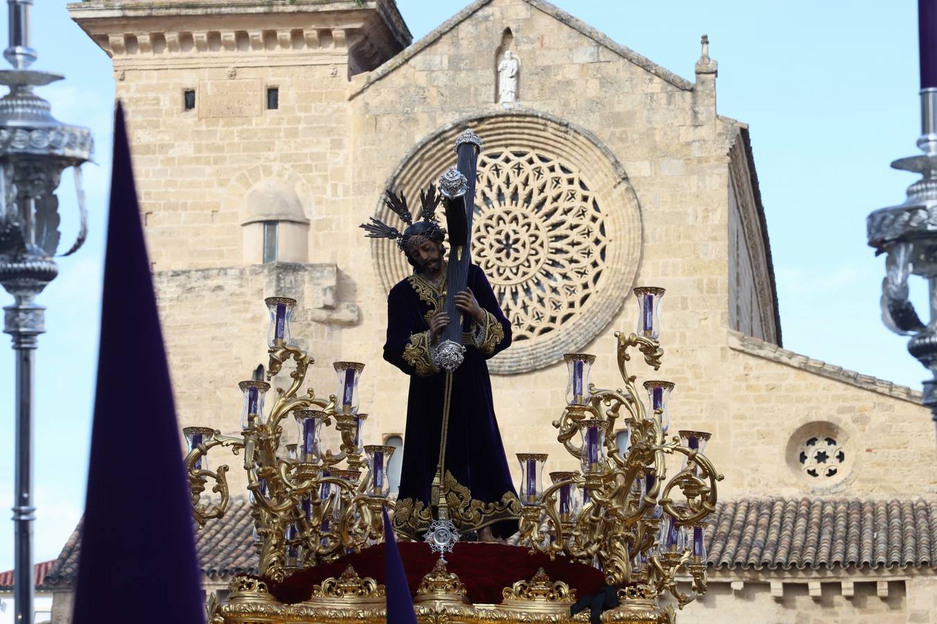 La hermandad del Calvario en el Miércoles Santo de Córdoba, en imágenes