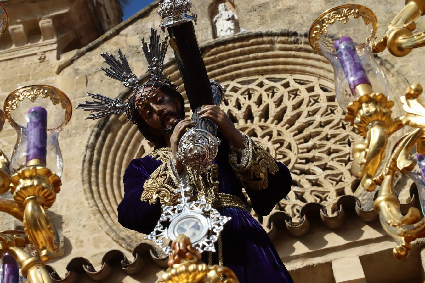 La hermandad del Calvario en el Miércoles Santo de Córdoba, en imágenes