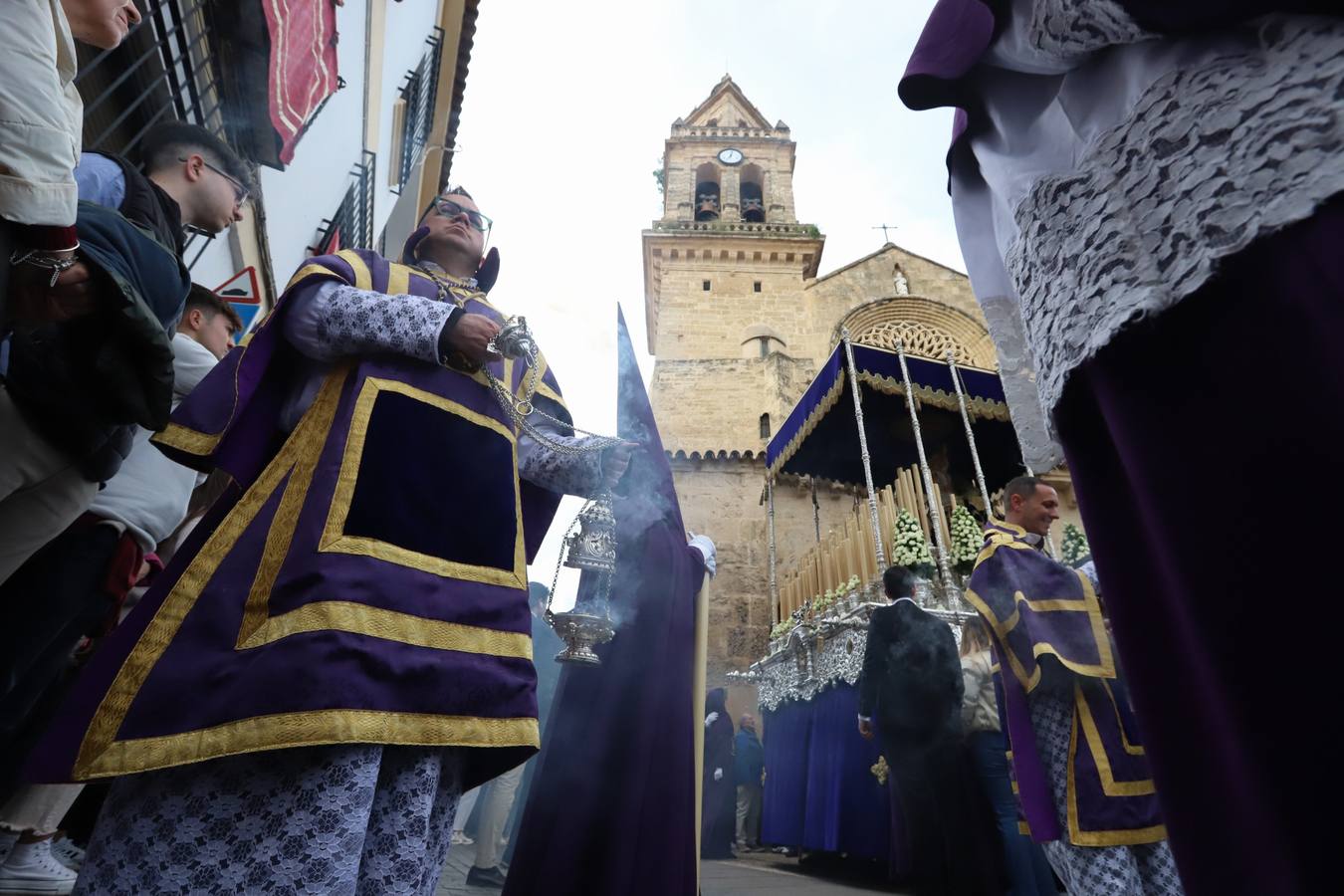 La hermandad del Calvario en el Miércoles Santo de Córdoba, en imágenes