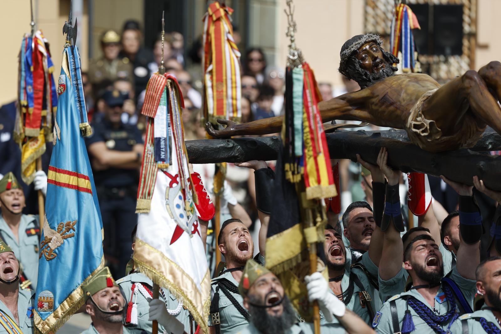 El desembarco de la Legión en Málaga con el Cristo de la Buena Muerte, en imágenes