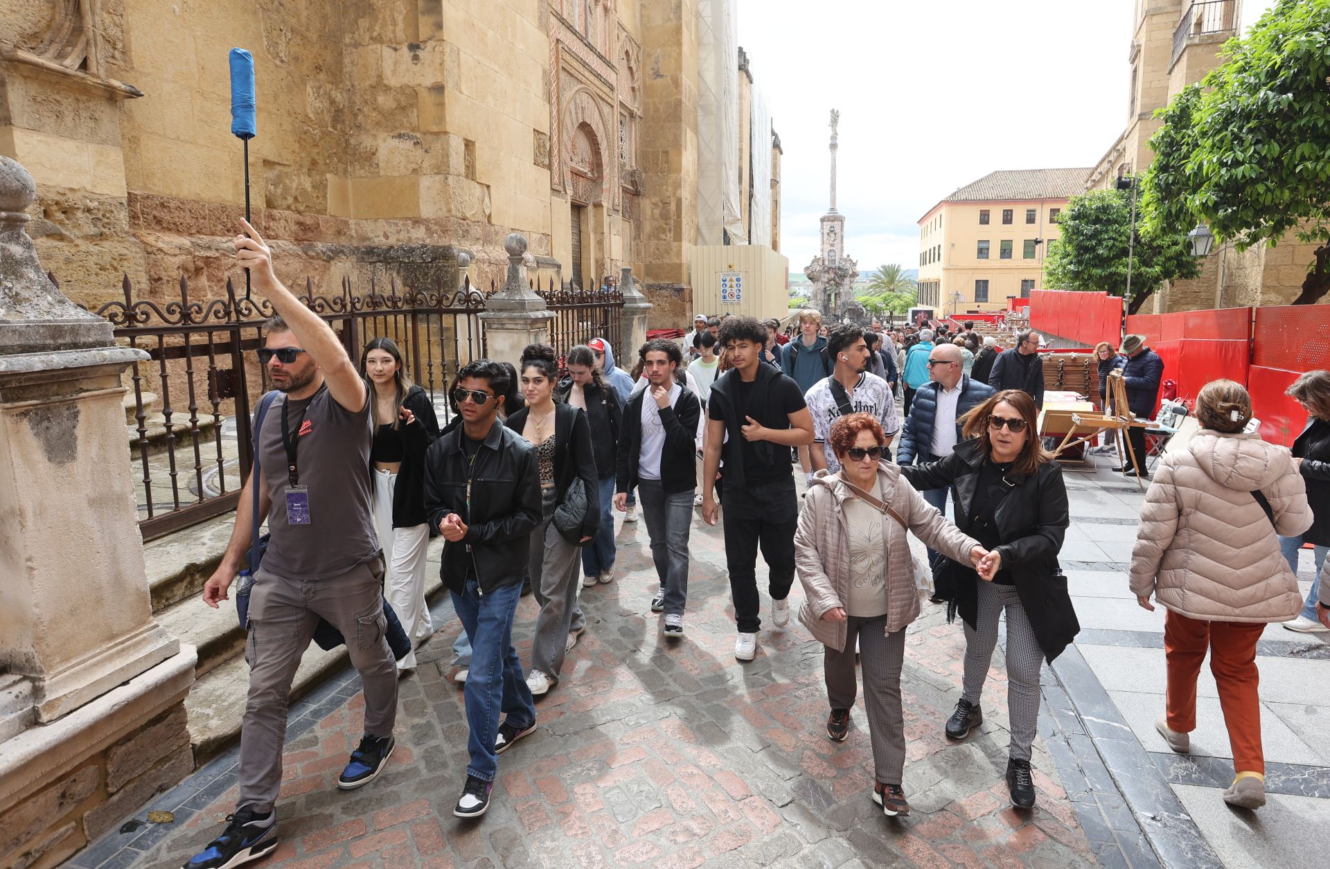 El ambiente del turismo este Jueves Santo en Córdoba, en imágenes