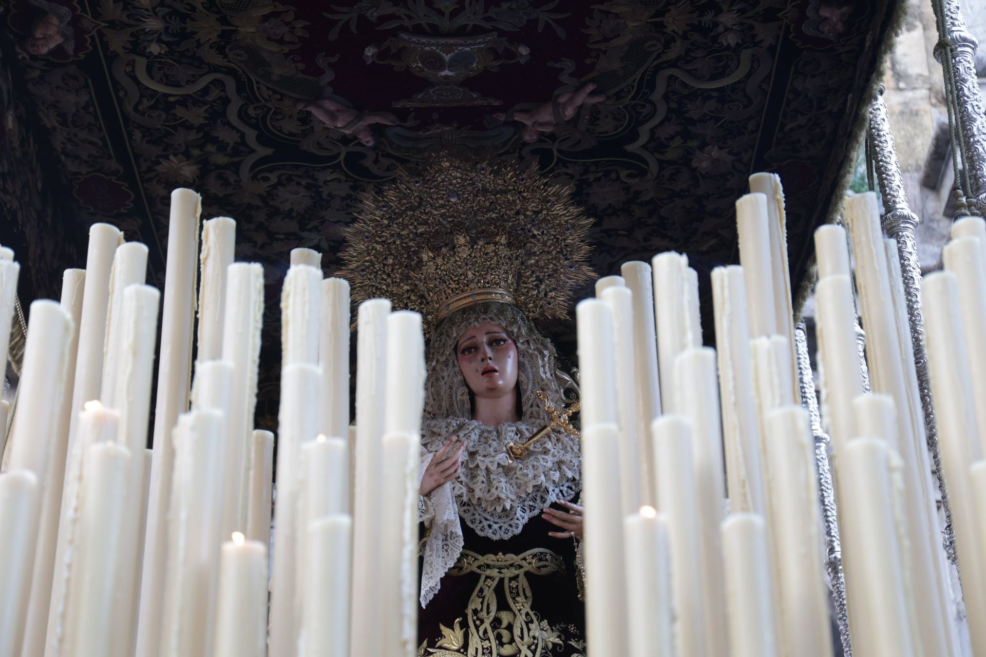 Las imágenes de la procesión de la Expiración del Viernes Santo de Córdoba