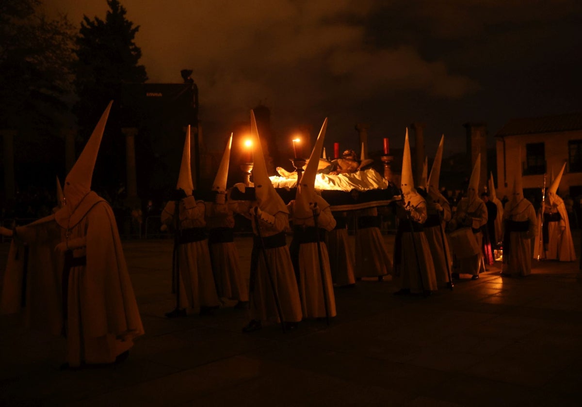 Procesión de la Hermandad Penitencial de Jesús Yacente en Zamora