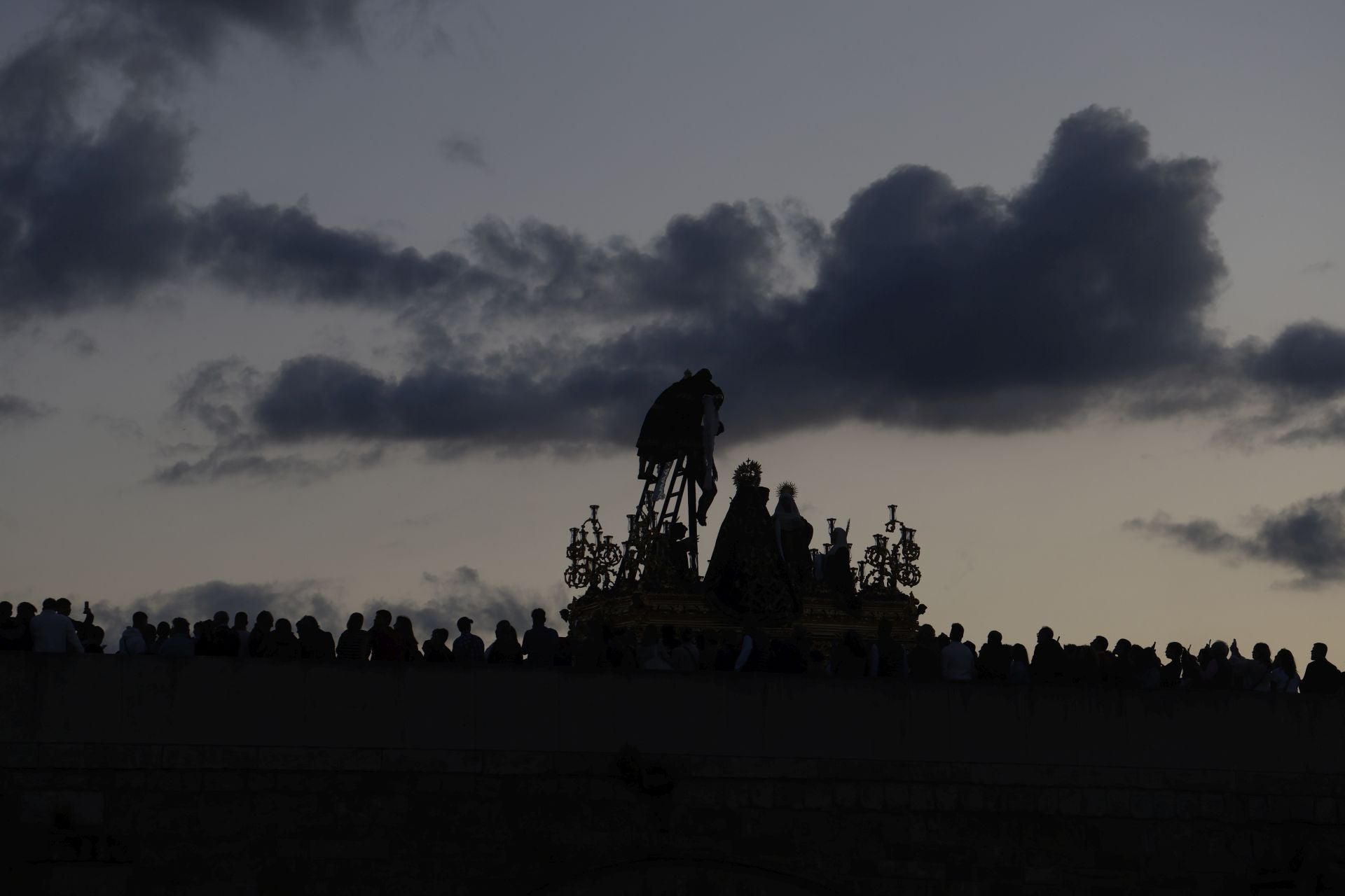 Las imágenes de la procesión del Descendimiento del Viernes Santo de Córdoba