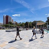 Exitosa respuesta de los vecinos de la Playa de Gandía que llenan la nueva Plaza del Agua