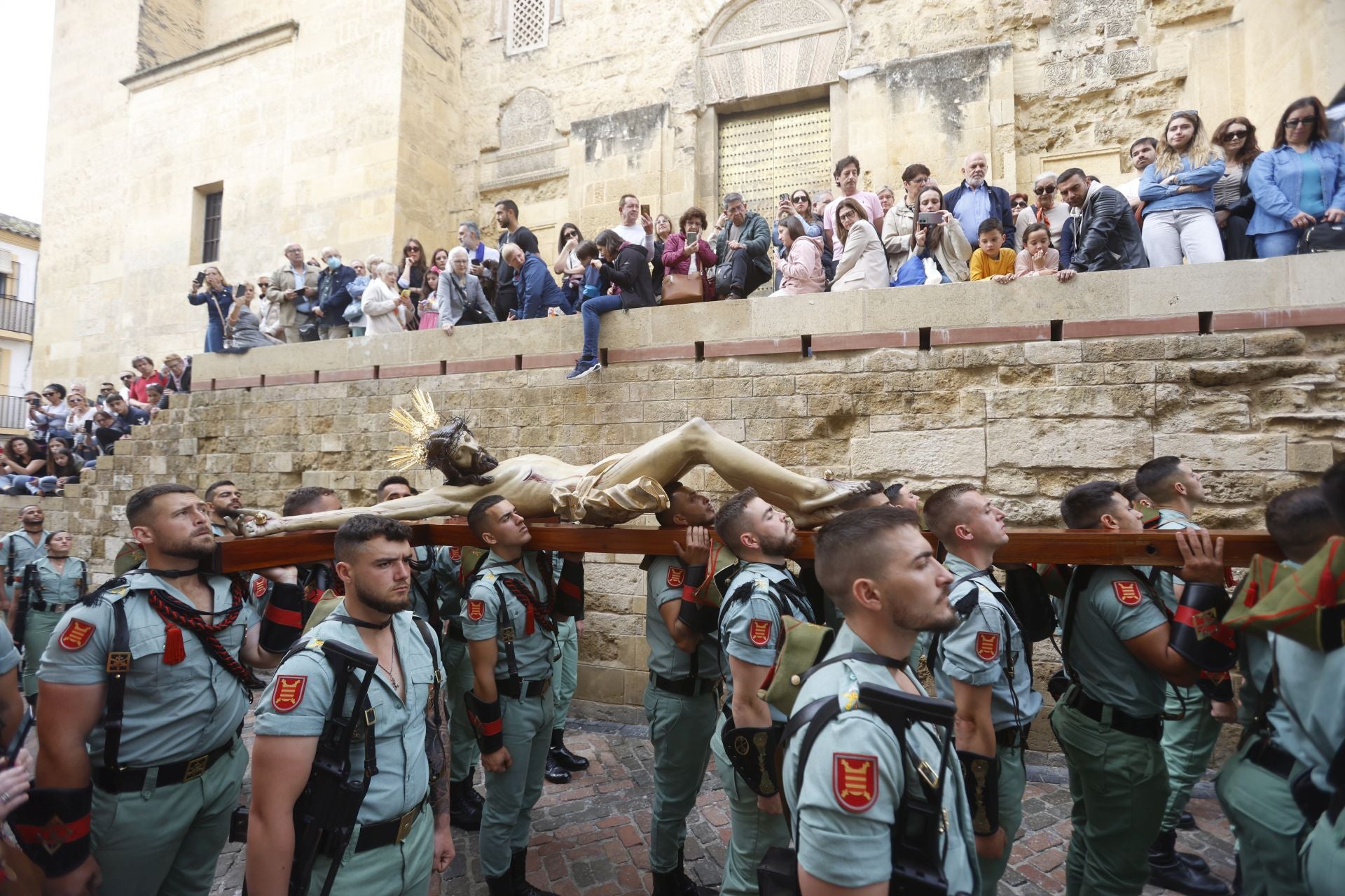 Las imágenes del vía crucis del Señor de la Caridad en Córdoba