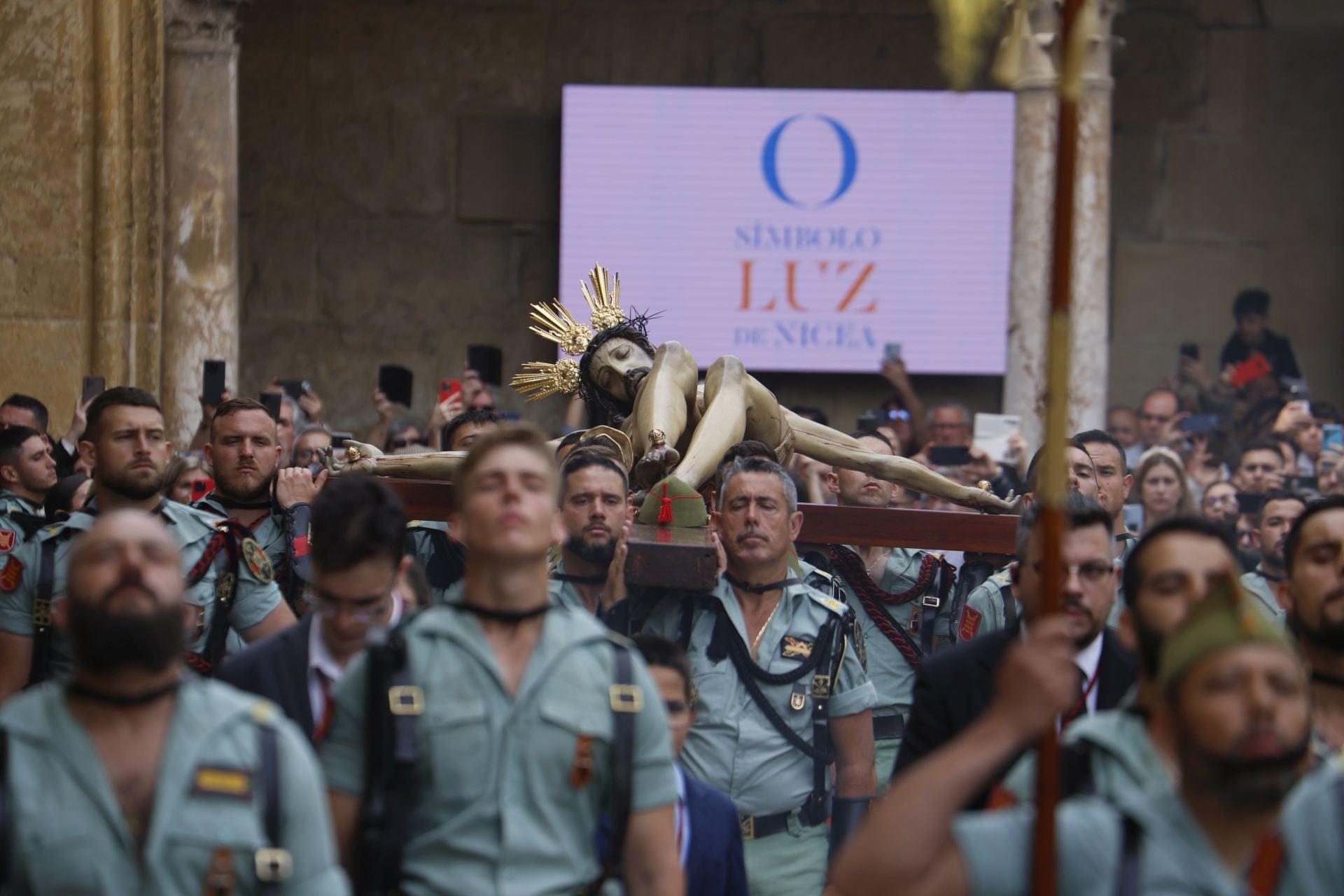 Las imágenes del vía crucis del Señor de la Caridad en Córdoba