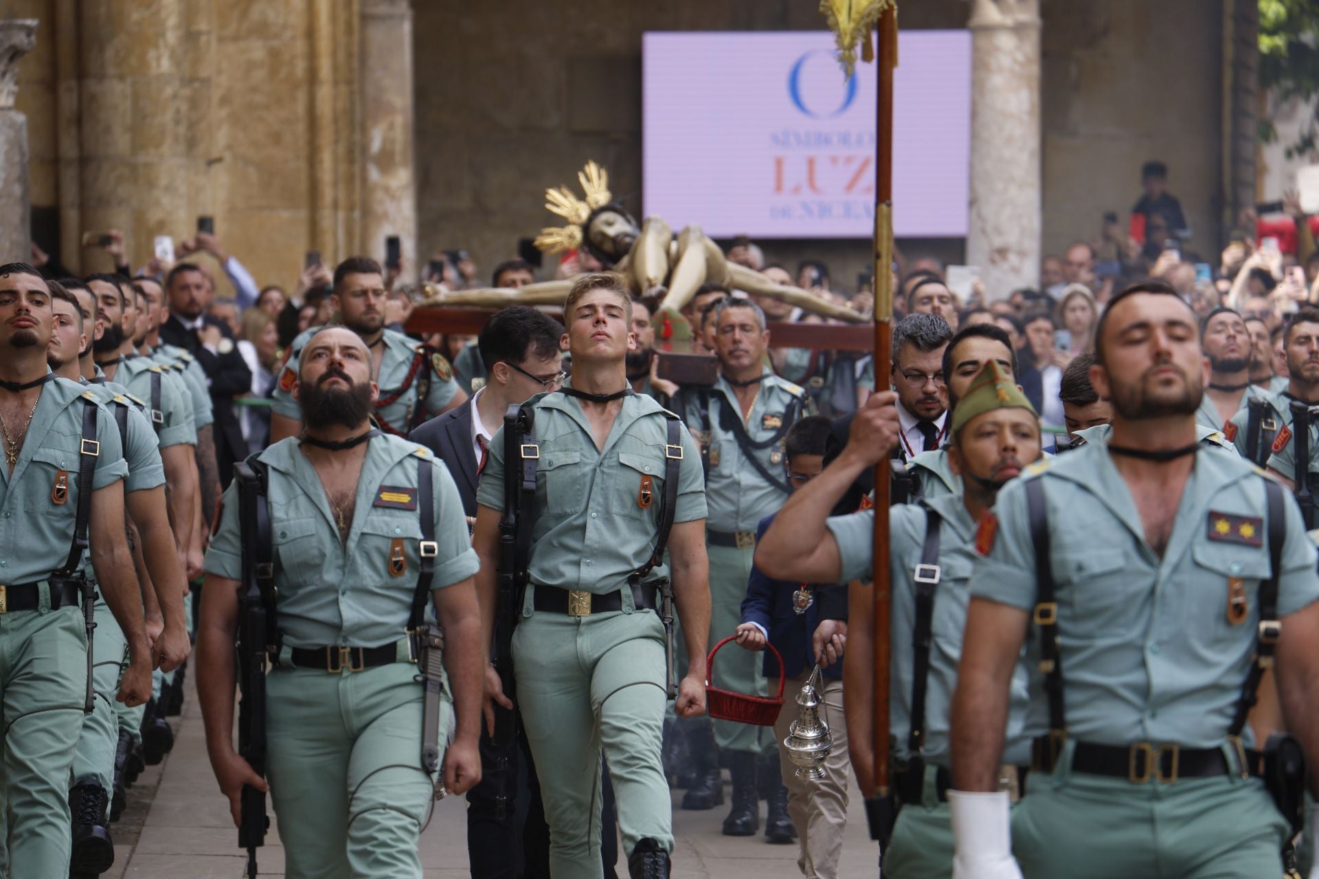 Las imágenes del vía crucis del Señor de la Caridad en Córdoba