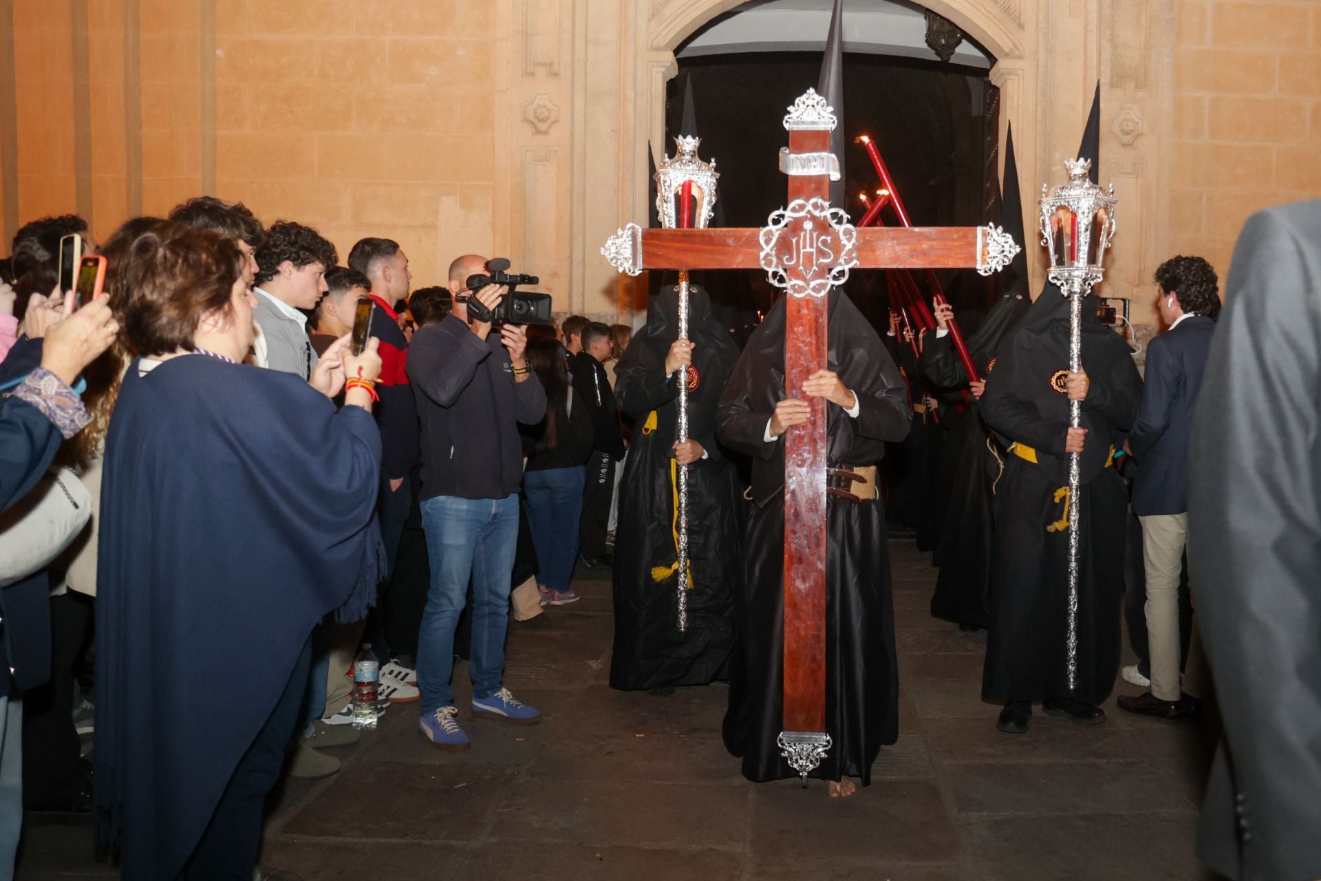 Las imágenes de la Buena Muerte en la Madrugada de la Semana Santa de Córdoba