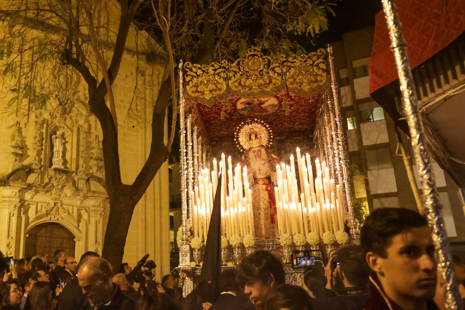 Las imágenes de la Buena Muerte en la Madrugada de la Semana Santa de Córdoba