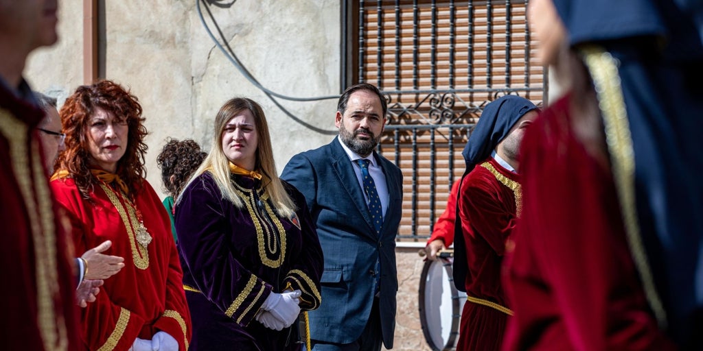 Núñez propone una línea de ayudas para proteger el patrimonio vinculado a la Semana Santa