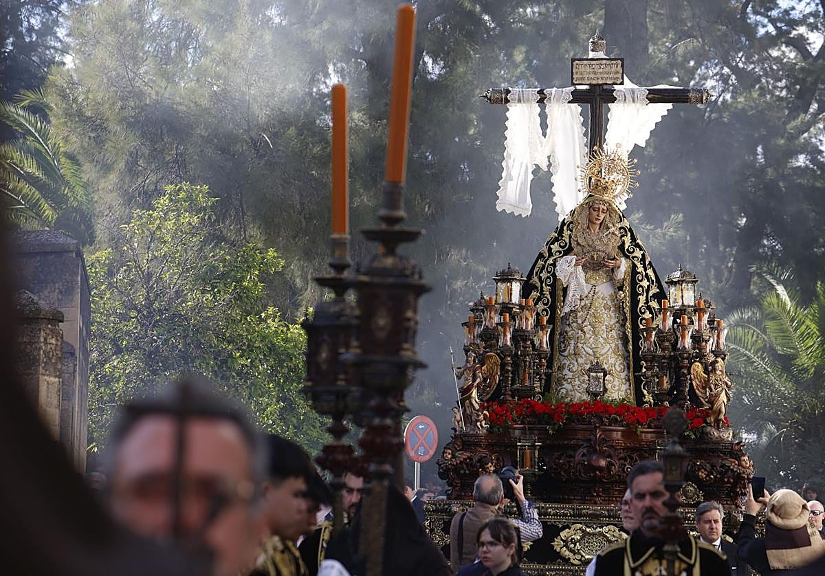 Las imágenes de la procesión de La Soledad del Viernes Santo de Córdoba