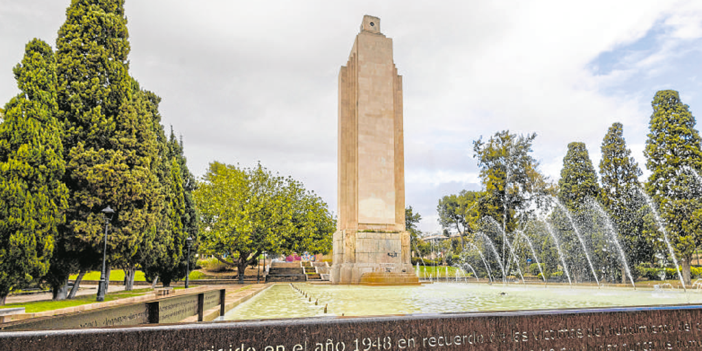 El PSOE fracasa en su cruzada contra el obelisco de Baleares