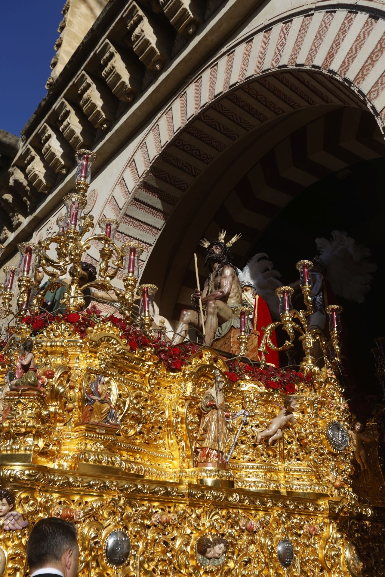 Las imágenes del regreso de la Merced el Sábado Santo de Córdoba, en imágenes