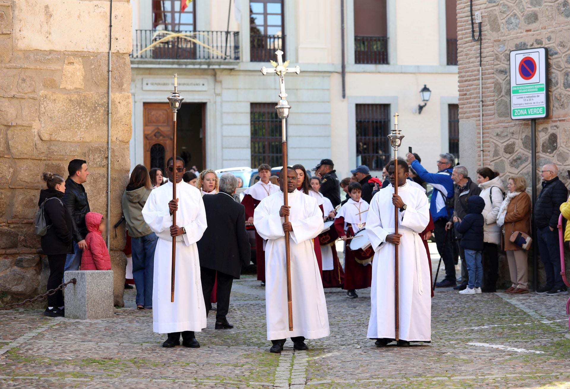 En imágenes, la procesión del Encuentro entre Jesús Resucitado y la Virgen de la Alegría