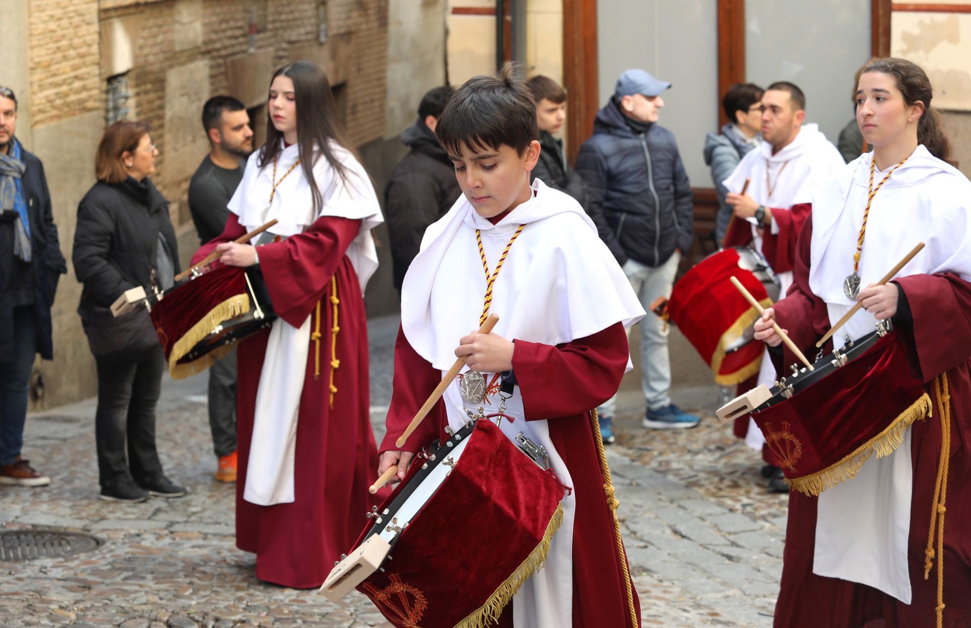 En imágenes, la procesión del Encuentro entre Jesús Resucitado y la Virgen de la Alegría