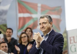Aitor Esteban presume de haber expulsado a la Guardia Civil en su primer Aberri Eguna
