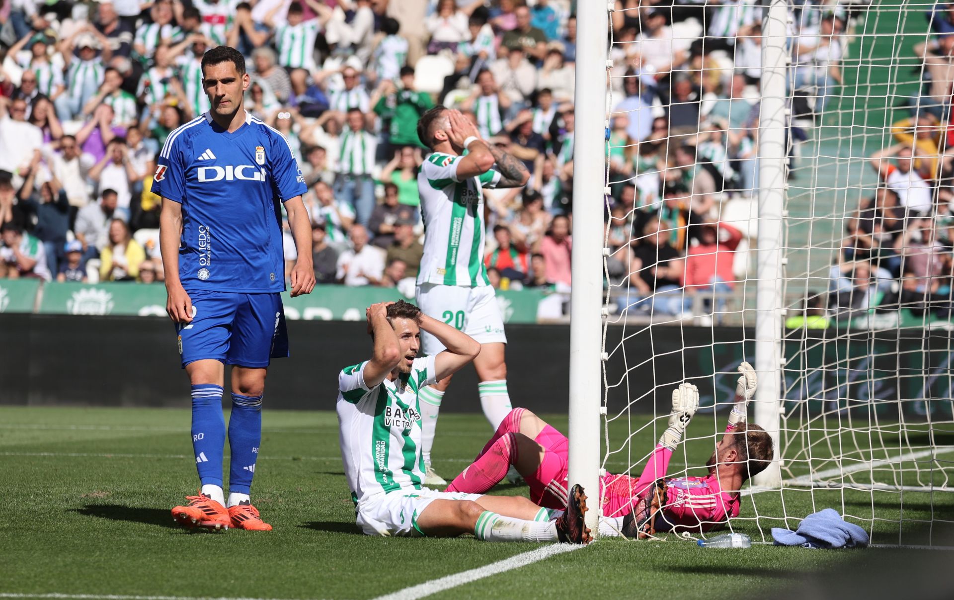 El emocionante empate del Córdoba con el Oviedo, en imágenes